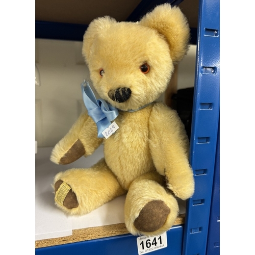 1641 - A Merrythought Bear