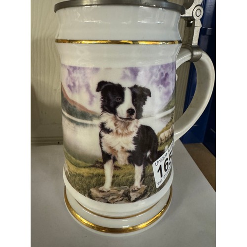 1652 - A limited edition No: 1525 beer stein 'The hero' by Derek William wand, of Border Collies