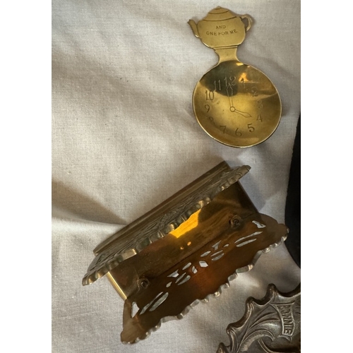 1733 - Vintage cast iron Weylux kitchen scales with brass pan, weights & a selection of brass items