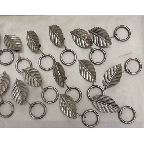 1780 - A good quantity of metal Christmas tree card holders