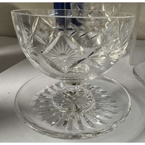 1666 - A set of 6 glass dessert/sundae dishes with enlarged bases