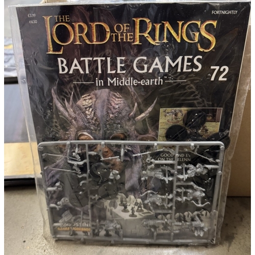 205 - A large collection of Games Workshop Lord of the Rings, Middle Earth figures & magazines (most seale... 