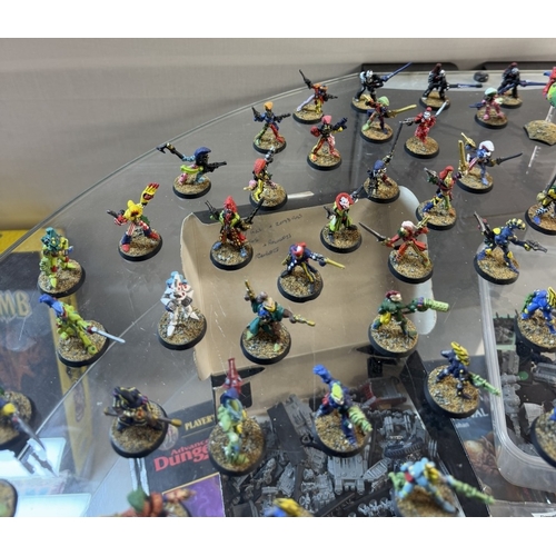 220 - A nice collection of Warhammer painted Harlequin figures