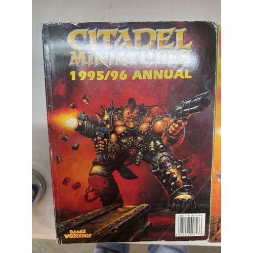 225 - A collection of Warhammer books