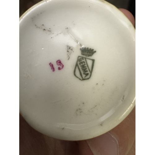 1715 - 6 vintage ceramic miniatures with Welsh costumes decorations