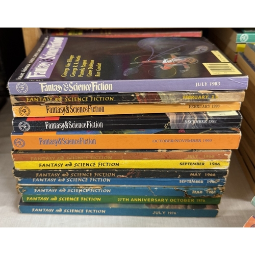 246 - An excellent collection of over 300 vintage fantasy & science fiction magazines from 1960s to 2000s ... 