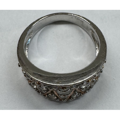 1783 - A 925 silver ring with white stones