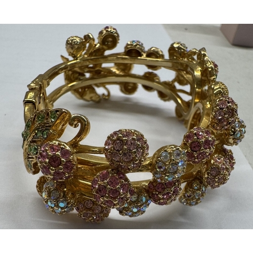 1785 - An ornate costume jewellery bracelet