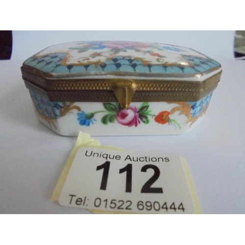 112 - A porcelain trinket box.