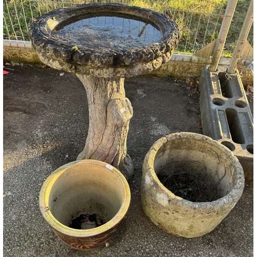 1991 - A bird bath & 2 garden pots