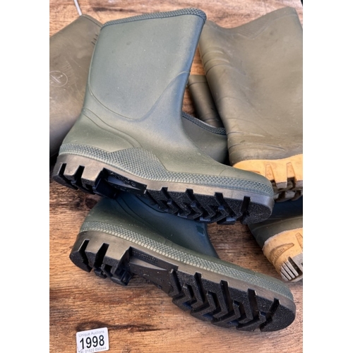 1998 - 3 Pairs of wellies