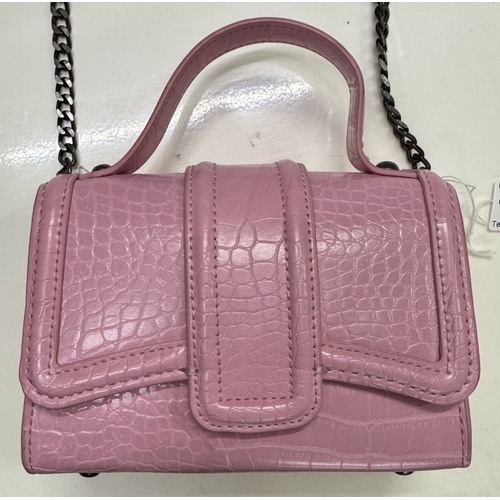 1888 - A Zara ladies bag in pink