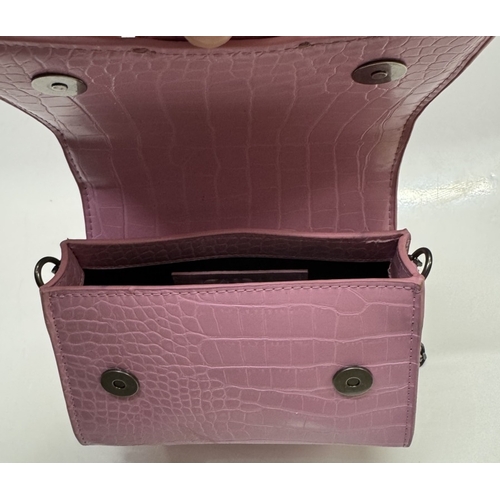 1888 - A Zara ladies bag in pink