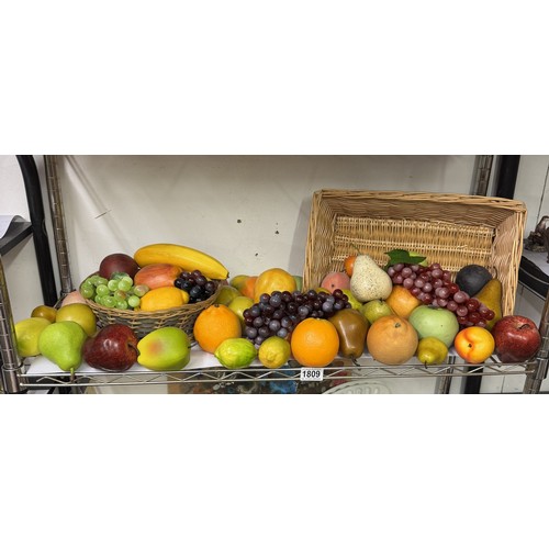 1809 - A fabulous lot of fruit, wicker basket, wine basket & Ali Baba washing basket (no lid)