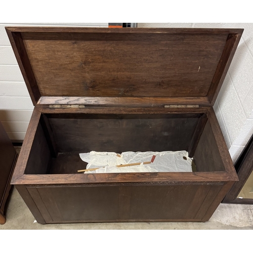 347 - A mid 20th century oak blanket box.