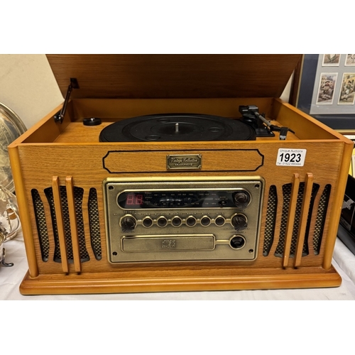 1923 - A retro vintage collection gramophone with CD radio