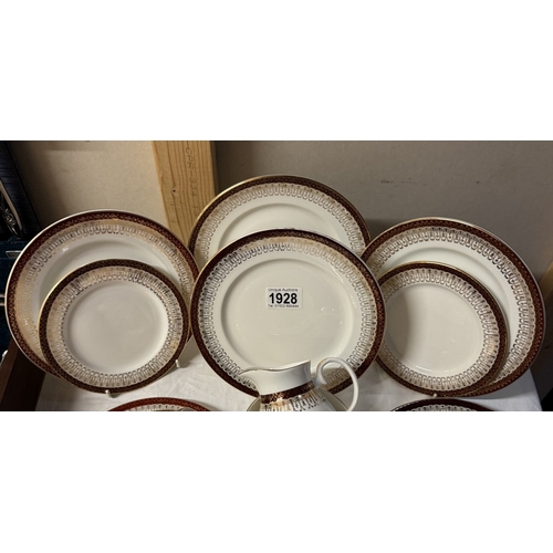 1928 - A 36 piece vintage Royal Grafton tea set