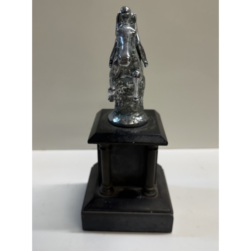 330 - A car mascot of a race horse mounted on a black marble base