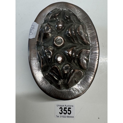 355 - A Victorian copper & steel jelly mould stamped '139B'