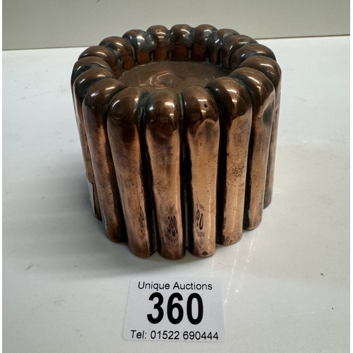 360 - A Victorian copper jelly mould