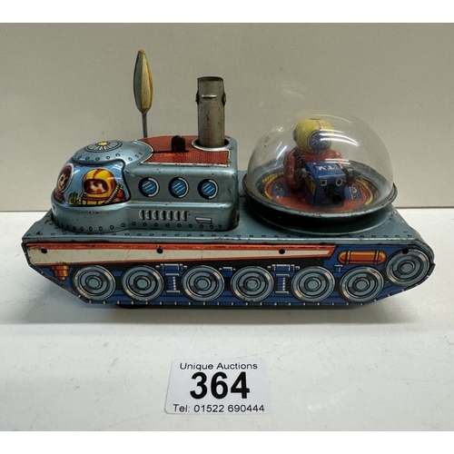 364 - A Japanese Yoshiya tinplate clockwork moon explorer tank