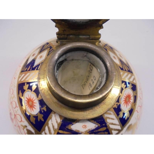 164 - A circa 1820 Davenport Imari style inkwell.