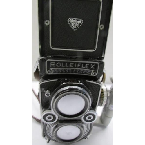 185 - A good Rolleiflex 3,5F 2805107 twin lens camera by Franke & Heidecke.