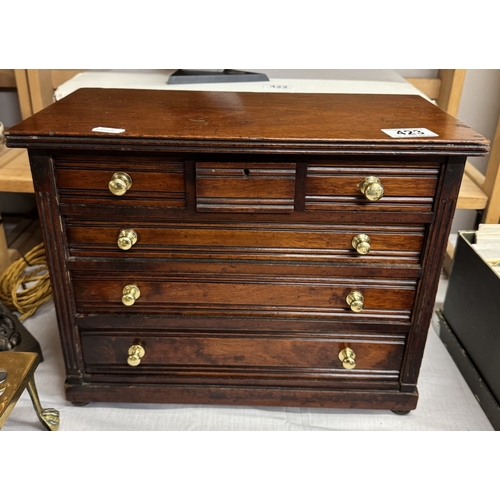 423 - An Edwardian mahogany specimen chest with brass knobs