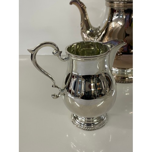 233 - A silver Tea set (bowl & Jug 9.5oz / 420g aprox) (Teapot 840g / 1lb 8.5oz aprox)