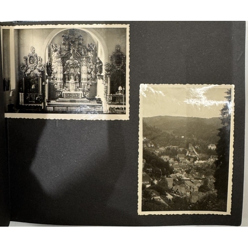 559 - An interesting collection of original albums, 1950's photographs including the grand tour Bruges & K... 