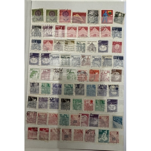 564 - 5 stamp albums of world & German stamps