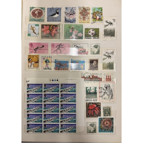 564 - 5 stamp albums of world & German stamps