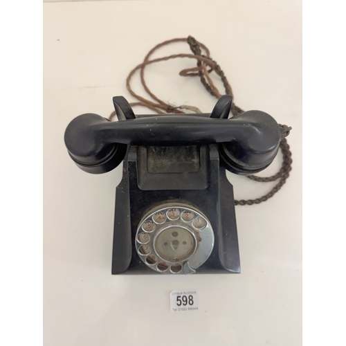 598 - A vintage telephone