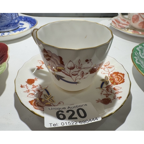 620 - 5 Vintage ceramic & bone china cups & saucers