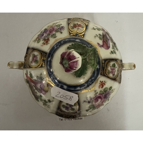 705 - An 18th century Worcester chocolate cup & cover