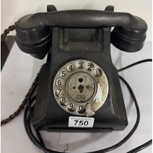 750 - A vintage telephone