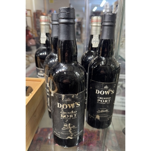 751 - 5 bottles of Dows crusted port, 1991, 1 bottle of Dows crusted port, 1999, 1 bottle of Dowes crusted... 