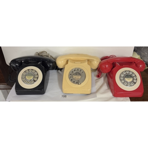 755 - 3 vintage telephones