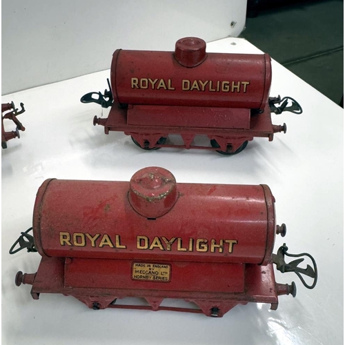 800 - 6 Hornby O gauge Shell & Royal Daylight fuel tankers