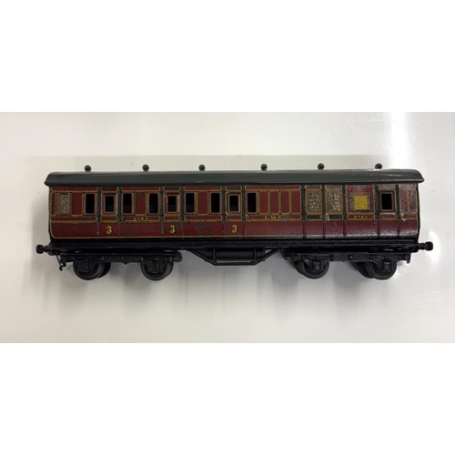 810 - 2 Hornby O gauge long LMS coaches