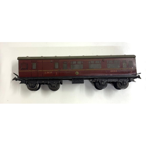 833 - 3 Hornby O gauge LMS coaches