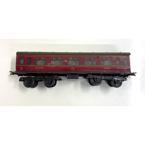 833 - 3 Hornby O gauge LMS coaches