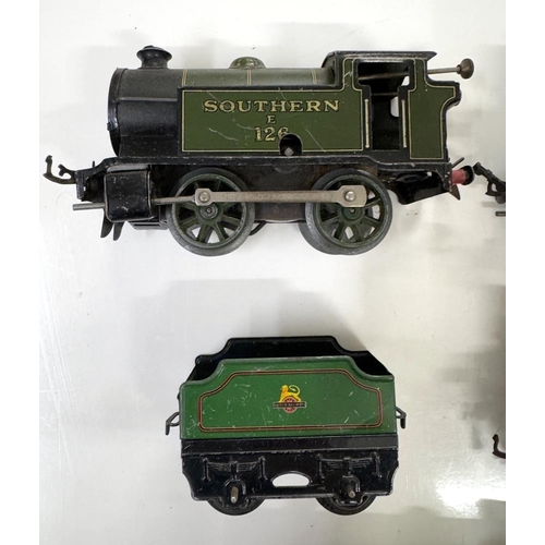 845 - 4 Hornby O gauge clockwork locomotives including Great Western & Southern. Springs are ok, no keys