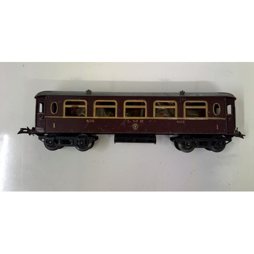 847 - 2 Hornby O gauge LMS long coaches