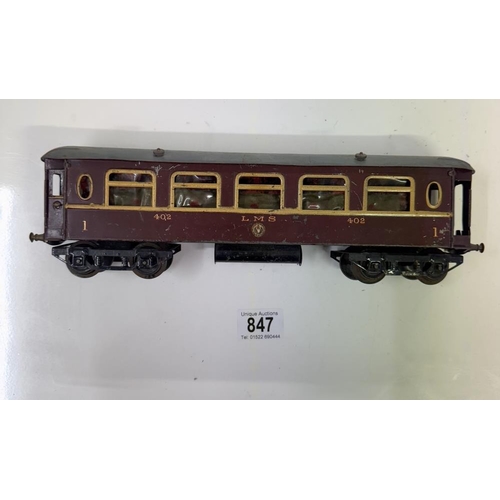 847 - 2 Hornby O gauge LMS long coaches