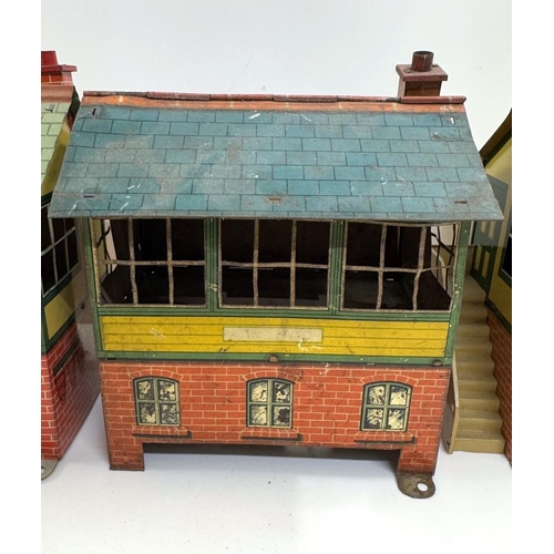 853 - 4 Hornby O gauge signal boxes