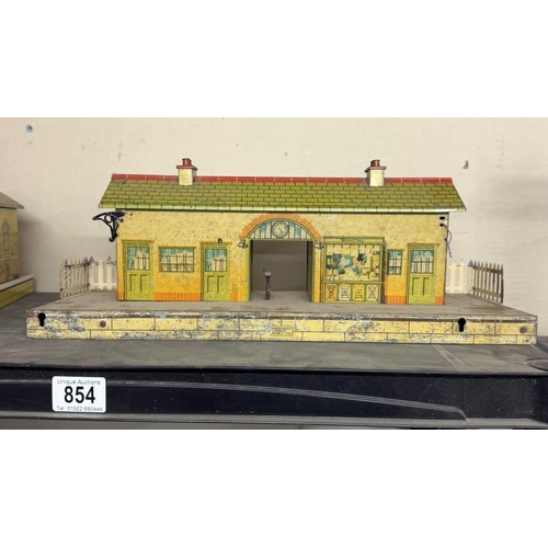 854 - 2 Hornby O gauge stations