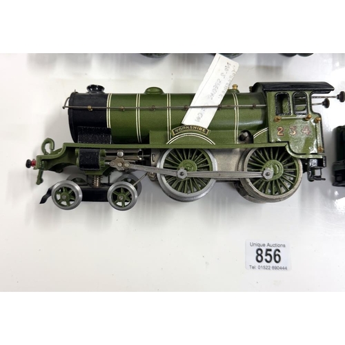 856 - 2 Hornby O gauge LNER clockwork locomotives with tenders. Springs are ok, no keys