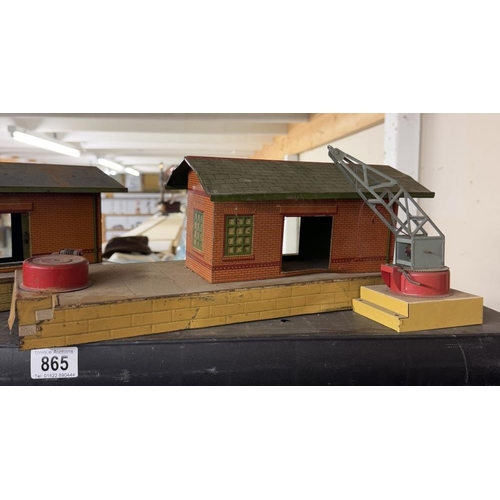 865 - 2 Hornby O gauge goods buildings with crane. A/F