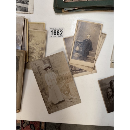 1662 - A quantity of postcards & ephemera